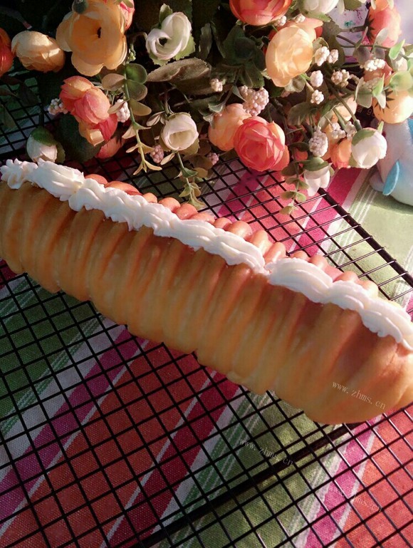 色香味浓的毛毛虫面包