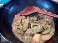 家常菜土豆烧豆角做法图解11)