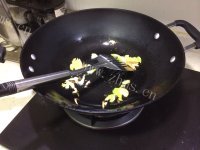 家常菜清炒西葫芦做法图解1)