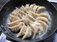 自己做的煎饺子做法图解6)
