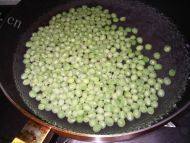 家常菜肉末豌豆做法图解4)