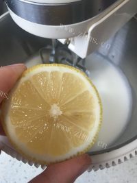 好吃的瓜子仁蛋糕做法图解3)