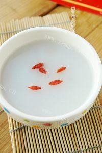 美味的花生大米粥
