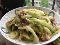 美美厨房之芹菜炒肉
