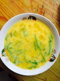美味的粉条炒鸡蛋做法图解6)