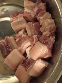 爱吃的素鸡红烧肉做法图解3)