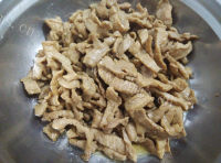 喷香的榨菜炒肉丝做法图解9)