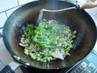 家常菜青椒毛豆炒肉丝做法图解13)