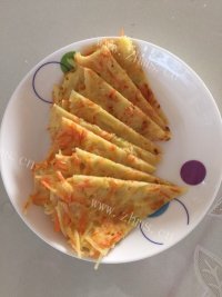 香喷喷的胡萝卜土豆饼做法图解5)