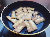 咸鲜香煎孜然豆腐做法图解3)