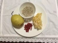 甜甜的薏米雪梨银耳汤做法图解1)