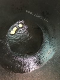 家常菜红烧秋刀鱼做法图解2)