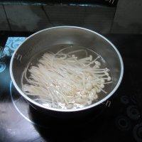 自己做的凉拌金针菇做法图解2)