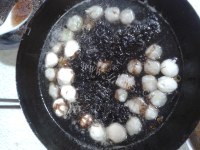 美味的紫菜丸子汤做法图解6)