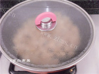 家常菜腊肉炒萝卜干做法图解8)