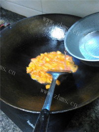 美味佳肴般的番茄蛋汤做法图解7)