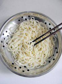 自制蔬菜炒面做法图解3)