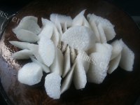 美味的三文鱼头火锅做法图解2)