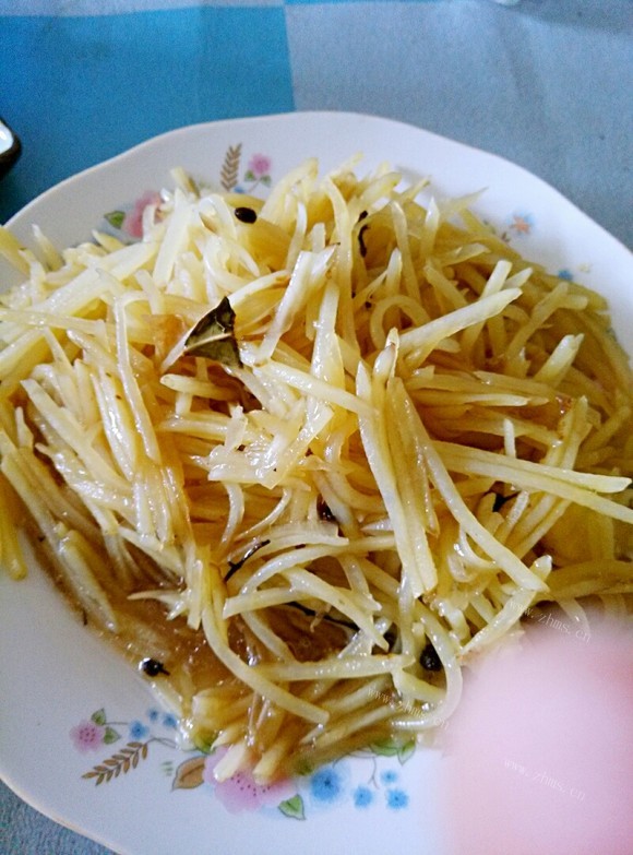 芳香四溢的醋溜土豆丝