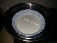 美味的紫薯冰皮月饼做法图解3)
