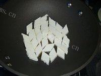 家常菜金沙豆腐做法图解4)