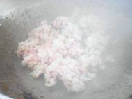 家常菜豌豆炒肉末做法图解2)