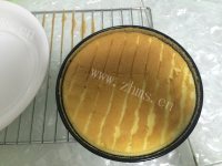 香喷喷的8寸戚风蛋糕做法图解15)