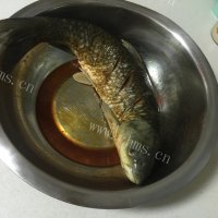 美味的麻辣烤鱼做法图解4)