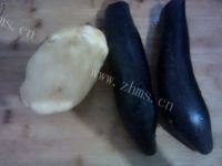 家常菜土豆炖茄子做法图解1)