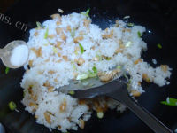 鸡肉肠炒饭做法图解10)