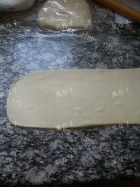美美厨房之油条做法图解4)