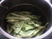 土豆鸡块炖豆角做法图解15)