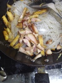 美味营养的土豆炖粉条做法图解13)