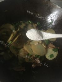家常菜干煸土豆片做法图解9)