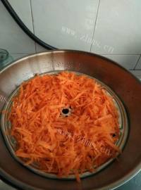 美味的胡萝卜水饺做法图解1)
