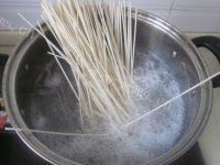 「家有大厨」鸡蛋酱拌面做法图解5)