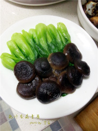 浇汁香菇青菜做法图解5)