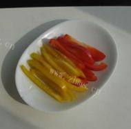 家常菜腊肠炒青蒜做法图解2)