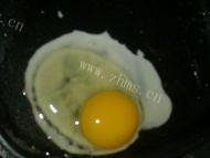 营养的煎荷包蛋做法图解1)