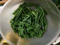 家常菜蒜薹炒腊肉做法图解1)