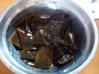 美味的骨头海带汤做法图解2)
