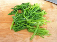 清香菠菜茎拌双丝#多效护做法图解7)