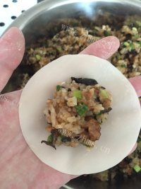 自制糯米烧麦做法图解10)