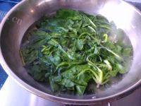 家常菜菠菜拌香干做法图解1)