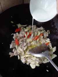 家常菜平菇炒肉片
