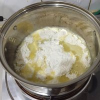 自制奶油泡芙做法图解2)