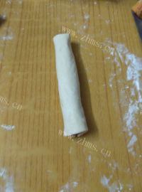 好吃到爆的至尊花边披萨做法图解21)