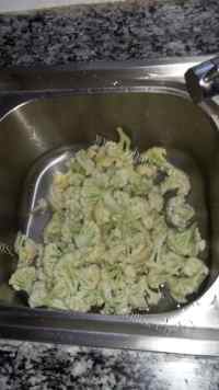 滋补的凉拌菜花做法图解3)