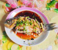 很喜欢的清蒸鲫鱼