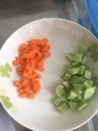诱人的土豆沙拉做法图解2)